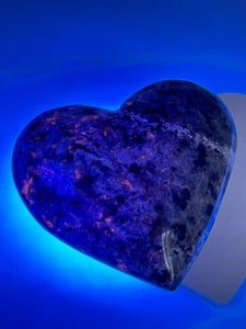 UV Fluorescent Yooperlite Puffy Heart